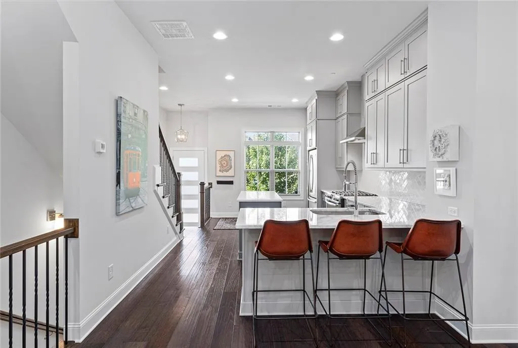 4356 Parkside Place, Atlanta, Georgia 30342, 2 Bedrooms Bedrooms, ,2 BathroomsBathrooms,Residential,Sold,4356 Parkside Place,7259328