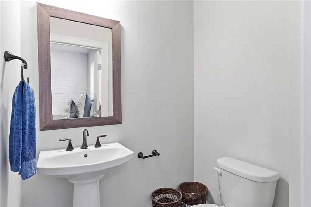 4356 Parkside Place, Atlanta, Georgia 30342, 2 Bedrooms Bedrooms, ,2 BathroomsBathrooms,Residential,Sold,4356 Parkside Place,7259328