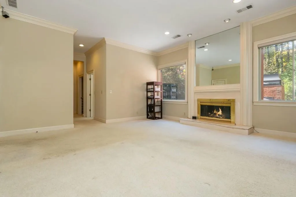 Atlanta, Georgia 30327, 5 Bedrooms Bedrooms, ,5 BathroomsBathrooms,Residential,Sold,7707752