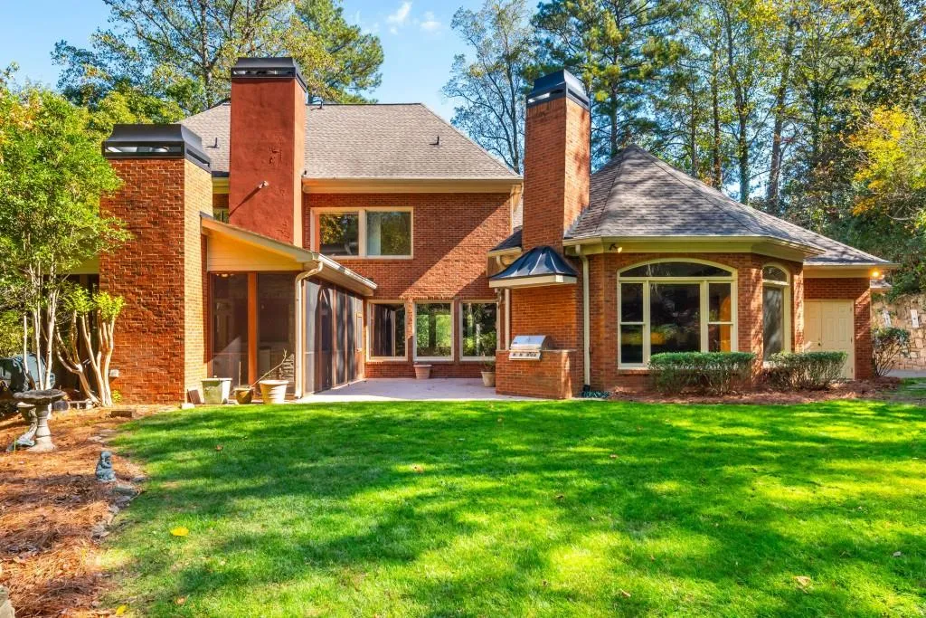 Atlanta, Georgia 30327, 5 Bedrooms Bedrooms, ,5 BathroomsBathrooms,Residential,Sold,7707752