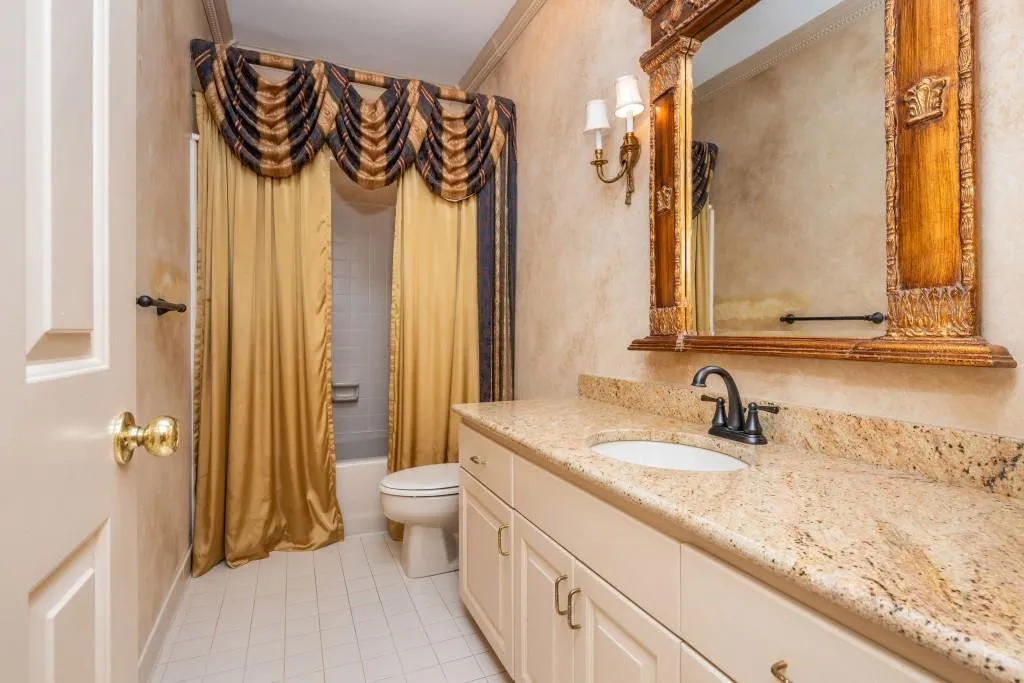 Atlanta, Georgia 30327, 5 Bedrooms Bedrooms, ,5 BathroomsBathrooms,Residential,Sold,7707752