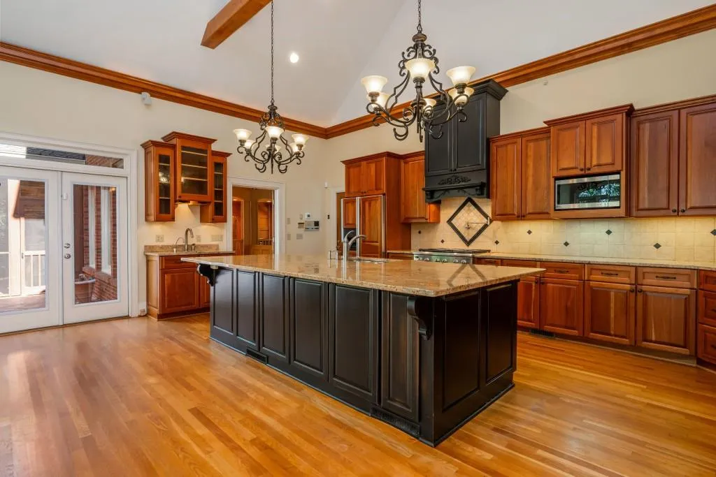 Atlanta, Georgia 30327, 5 Bedrooms Bedrooms, ,5 BathroomsBathrooms,Residential,Sold,7707752