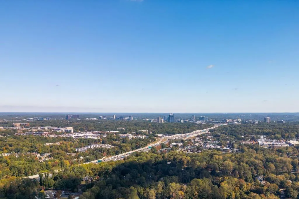 Atlanta, Georgia 30327, 5 Bedrooms Bedrooms, ,5 BathroomsBathrooms,Residential,Sold,7707752