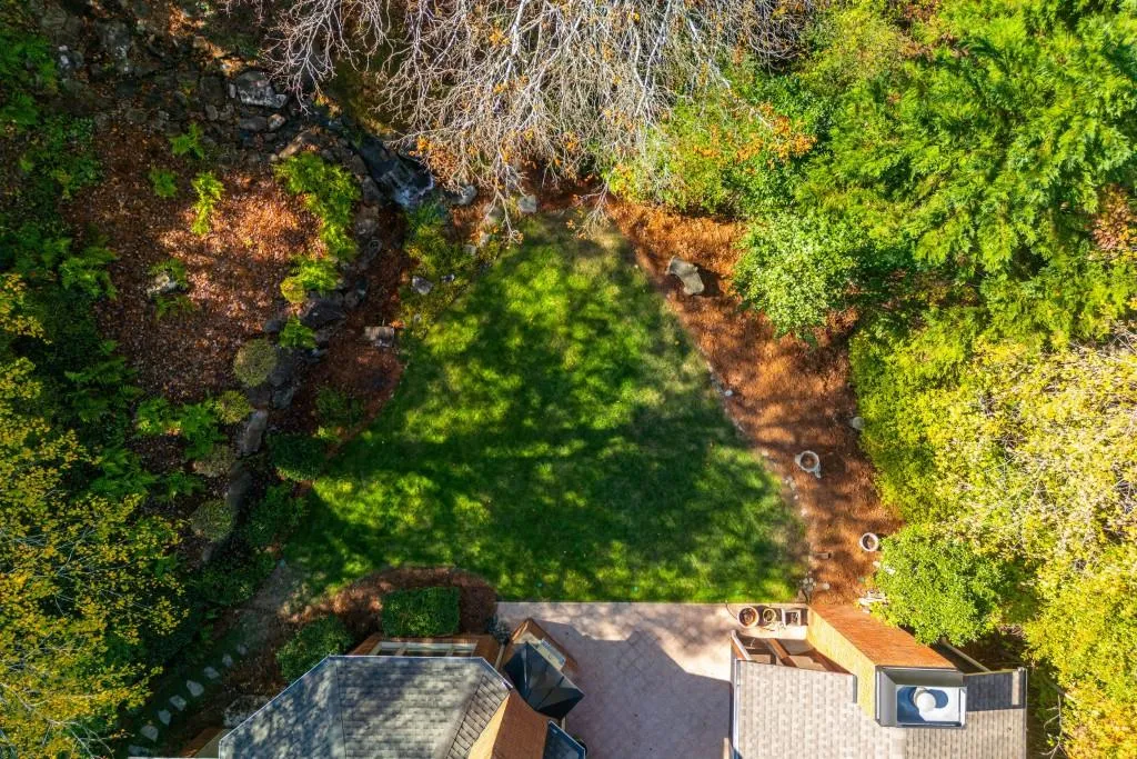 Atlanta, Georgia 30327, 5 Bedrooms Bedrooms, ,5 BathroomsBathrooms,Residential,Sold,7707752