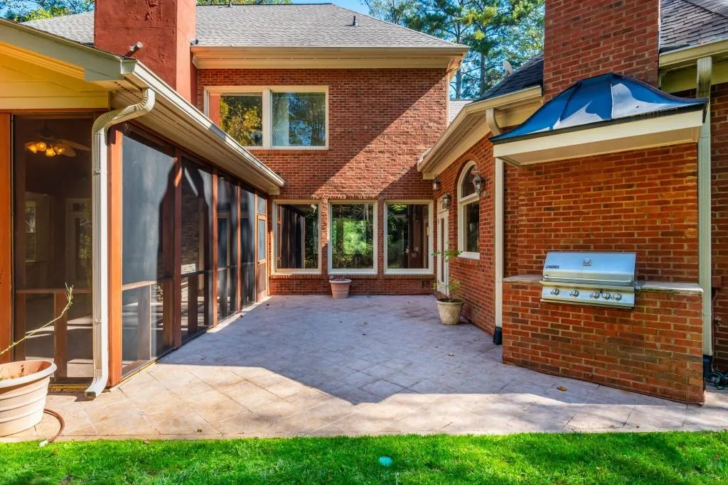 Atlanta, Georgia 30327, 5 Bedrooms Bedrooms, ,5 BathroomsBathrooms,Residential,Sold,7707752