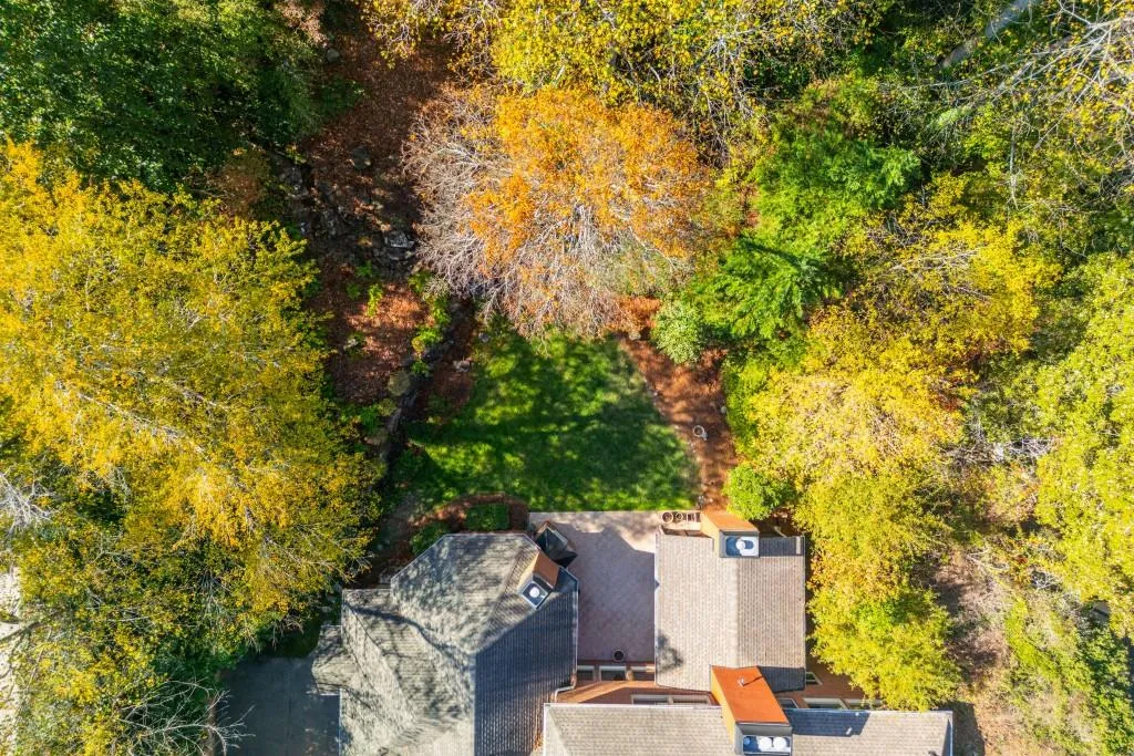 Atlanta, Georgia 30327, 5 Bedrooms Bedrooms, ,5 BathroomsBathrooms,Residential,Sold,7707752