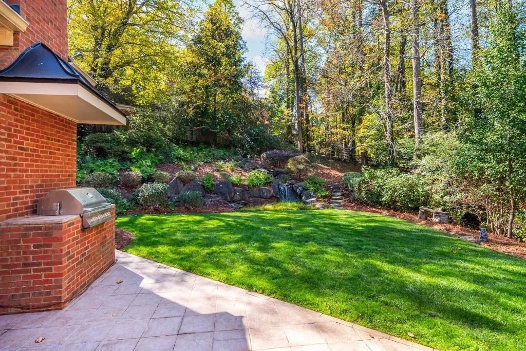 Atlanta, Georgia 30327, 5 Bedrooms Bedrooms, ,5 BathroomsBathrooms,Residential,Sold,7707752