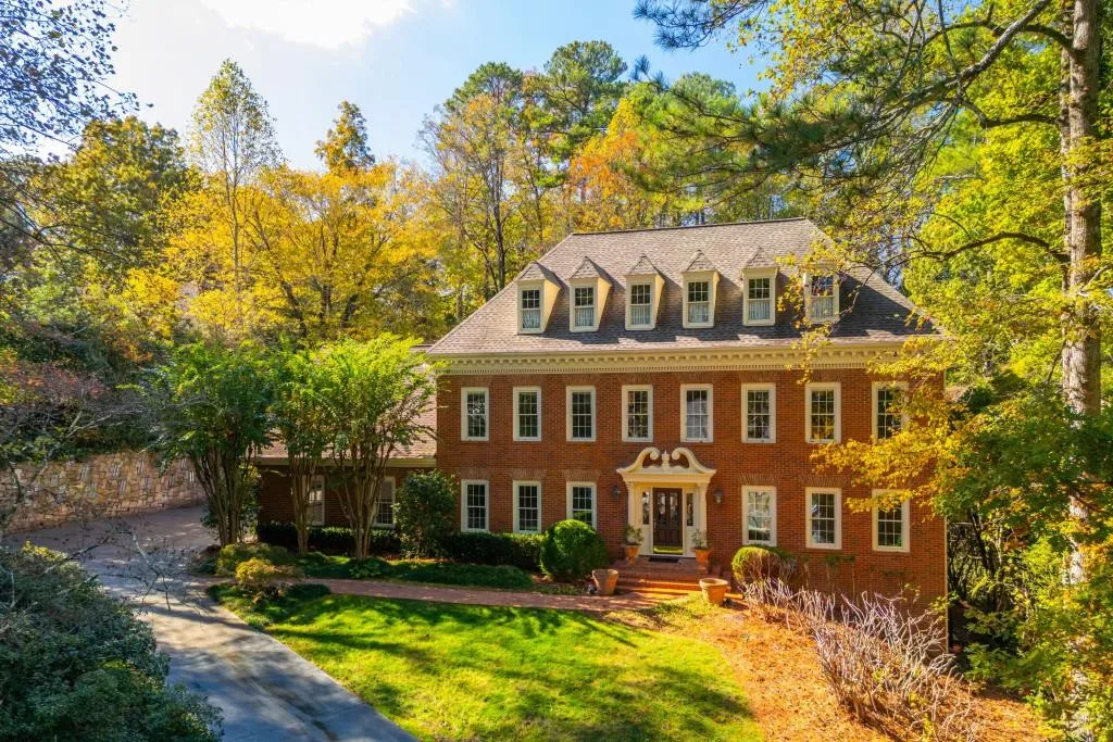 Atlanta, Georgia 30327, 5 Bedrooms Bedrooms, ,5 BathroomsBathrooms,Residential,Sold,7707752