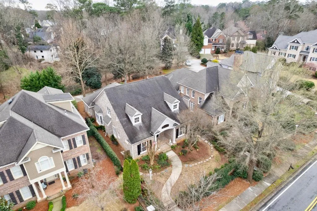 75 W Belle Isle Road, Sandy Springs, Georgia 30342, 3 Bedrooms Bedrooms, ,3 BathroomsBathrooms,Residential,Sold,75 W Belle Isle Road,7009234
