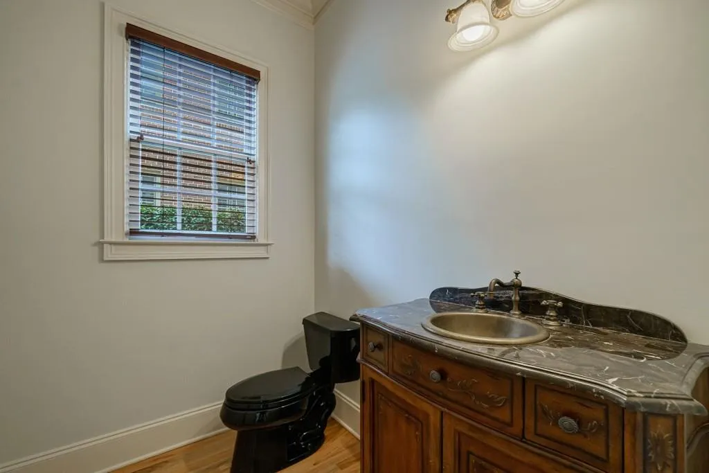75 W Belle Isle Road, Sandy Springs, Georgia 30342, 3 Bedrooms Bedrooms, ,3 BathroomsBathrooms,Residential,Sold,75 W Belle Isle Road,7009234