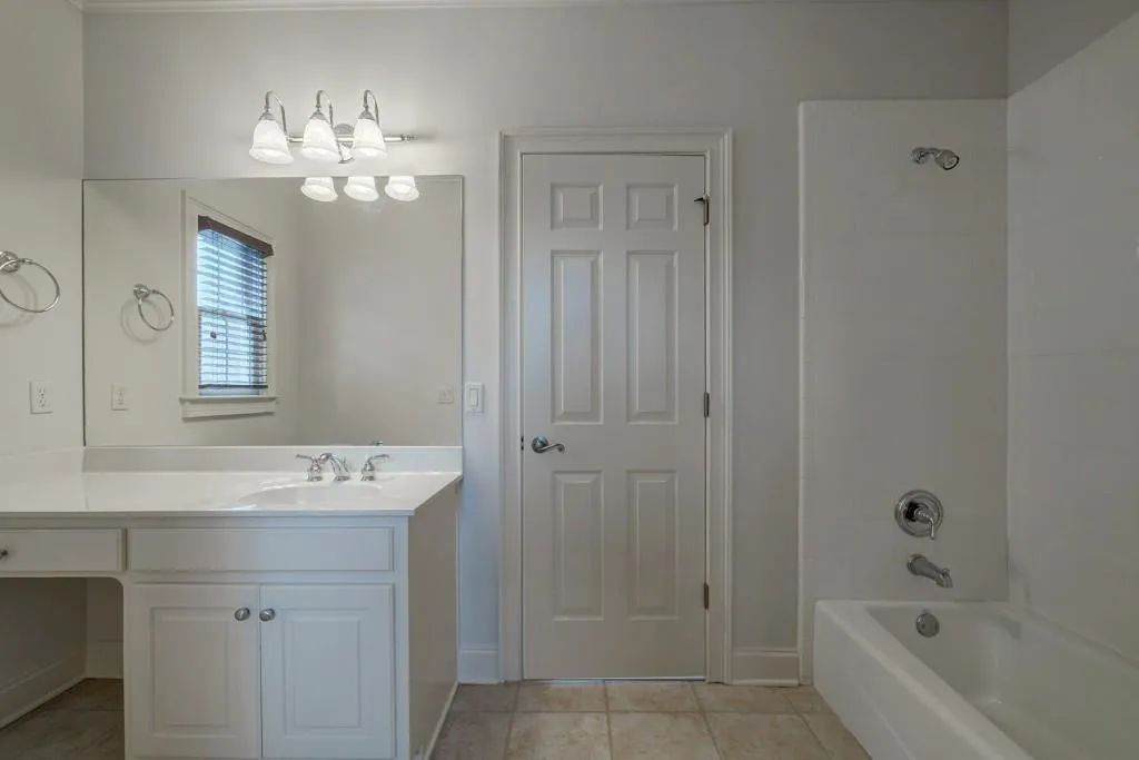 75 W Belle Isle Road, Sandy Springs, Georgia 30342, 3 Bedrooms Bedrooms, ,3 BathroomsBathrooms,Residential,Sold,75 W Belle Isle Road,7009234