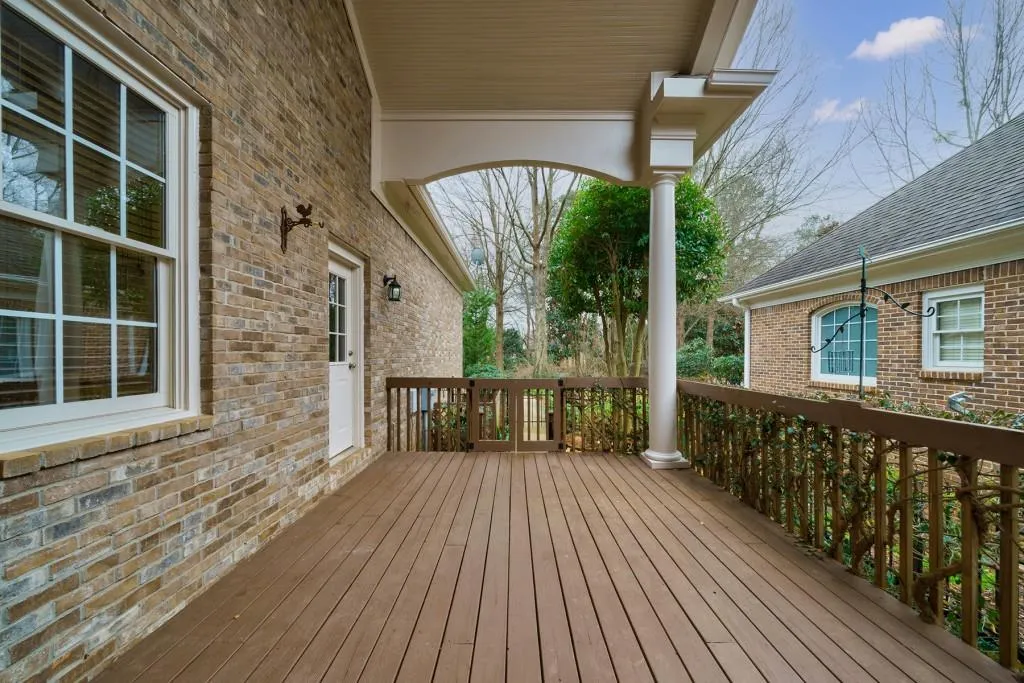 75 W Belle Isle Road, Sandy Springs, Georgia 30342, 3 Bedrooms Bedrooms, ,3 BathroomsBathrooms,Residential,Sold,75 W Belle Isle Road,7009234