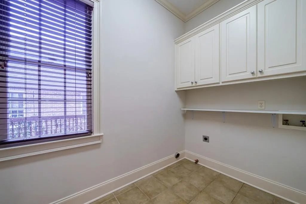 75 W Belle Isle Road, Sandy Springs, Georgia 30342, 3 Bedrooms Bedrooms, ,3 BathroomsBathrooms,Residential,Sold,75 W Belle Isle Road,7009234