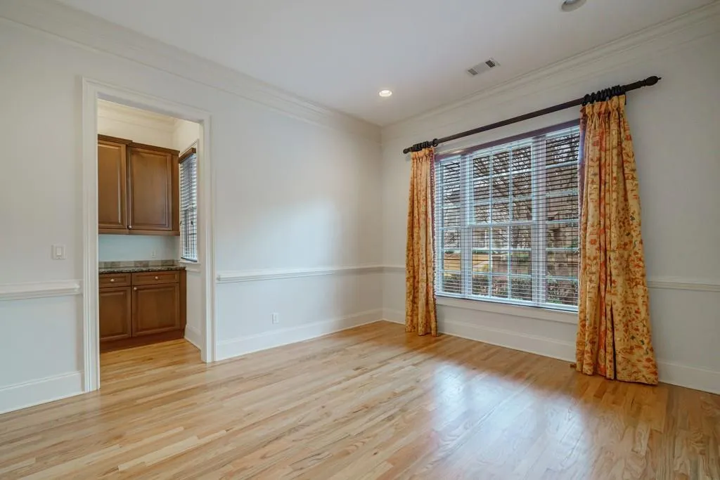 75 W Belle Isle Road, Sandy Springs, Georgia 30342, 3 Bedrooms Bedrooms, ,3 BathroomsBathrooms,Residential,Sold,75 W Belle Isle Road,7009234