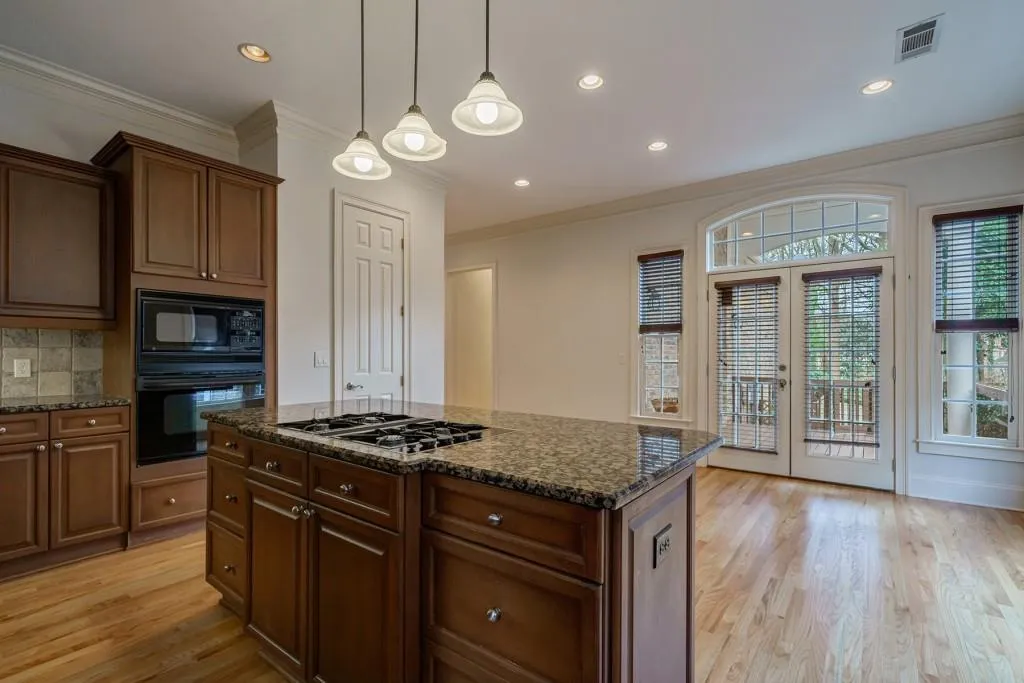 75 W Belle Isle Road, Sandy Springs, Georgia 30342, 3 Bedrooms Bedrooms, ,3 BathroomsBathrooms,Residential,Sold,75 W Belle Isle Road,7009234