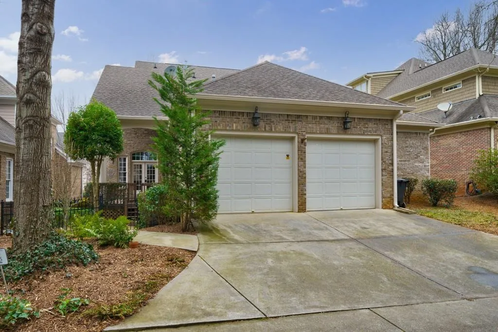 75 W Belle Isle Road, Sandy Springs, Georgia 30342, 3 Bedrooms Bedrooms, ,3 BathroomsBathrooms,Residential,Sold,75 W Belle Isle Road,7009234