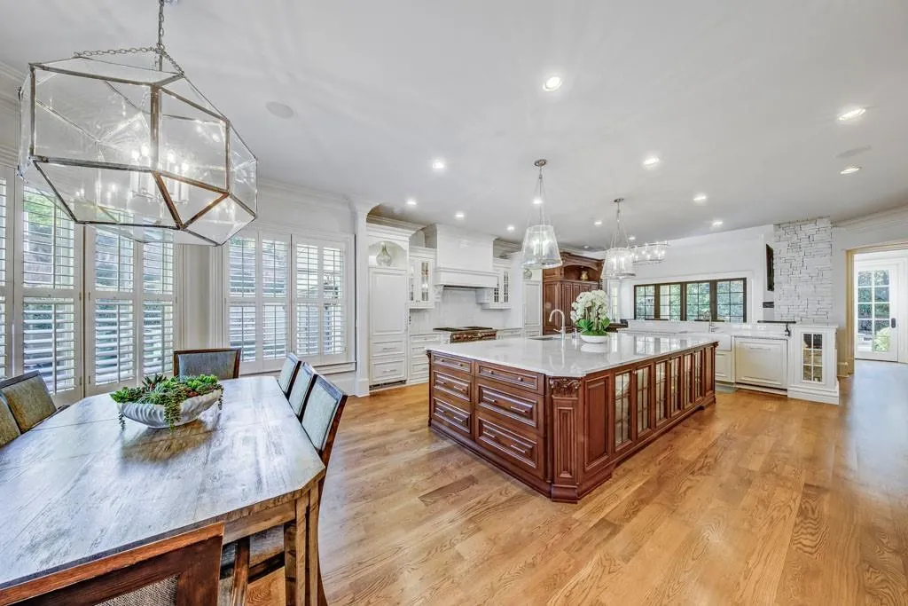 3594 Tuxedo Court Nw, Atlanta, Georgia 30305, 6 Bedrooms Bedrooms, ,7 BathroomsBathrooms,Residential,For Sale,3594 Tuxedo Court Nw,7546306