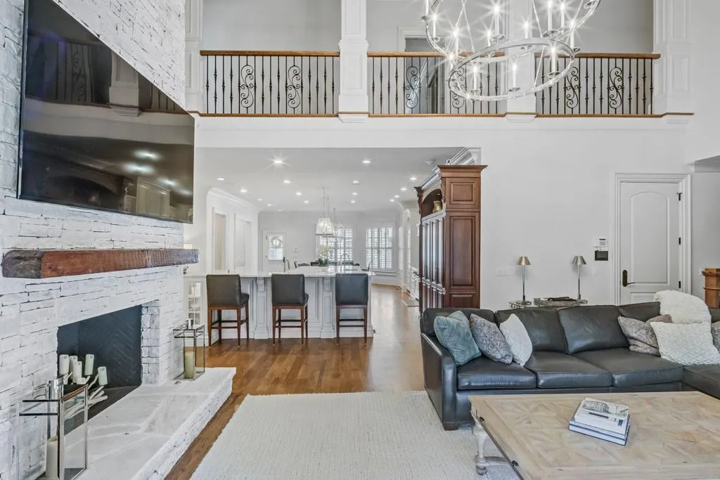 3594 Tuxedo Court Nw, Atlanta, Georgia 30305, 6 Bedrooms Bedrooms, ,7 BathroomsBathrooms,Residential,For Sale,3594 Tuxedo Court Nw,7546306