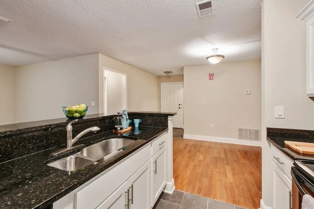 5106 Santa Fe Parkway Unit 5106, Sandy Springs, Georgia 30350, 2 Bedrooms Bedrooms, ,2 BathroomsBathrooms,Residential,Sold,5106 Santa Fe Parkway Unit 5106,6033686