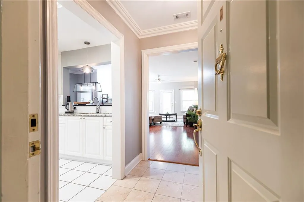211 Colonial Homes Drive Nw Unit 2501, Atlanta, Georgia 30309, 2 Bedrooms Bedrooms, ,2 BathroomsBathrooms,Residential,For Sale,211 Colonial Homes Drive Nw Unit 2501,7584306