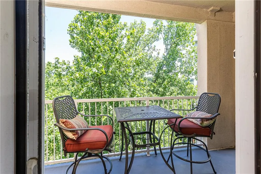 211 Colonial Homes Drive Nw Unit 2501, Atlanta, Georgia 30309, 2 Bedrooms Bedrooms, ,2 BathroomsBathrooms,Residential,For Sale,211 Colonial Homes Drive Nw Unit 2501,7584306