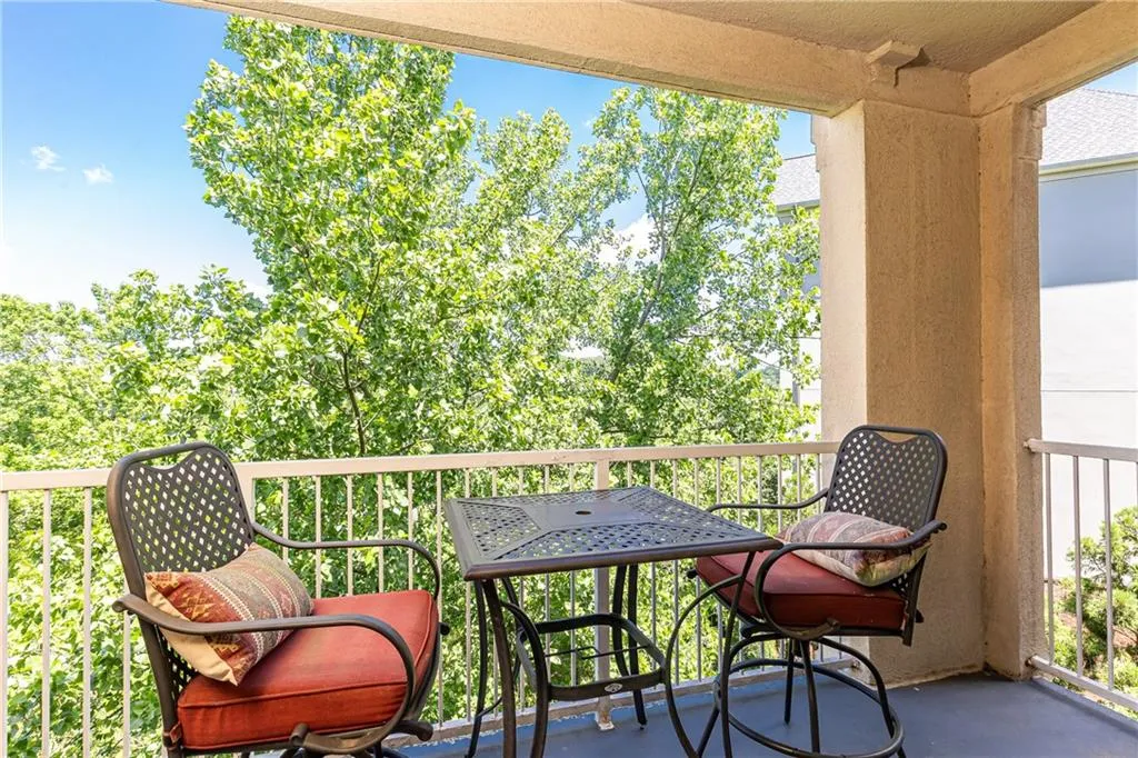 211 Colonial Homes Drive Nw Unit 2501, Atlanta, Georgia 30309, 2 Bedrooms Bedrooms, ,2 BathroomsBathrooms,Residential,For Sale,211 Colonial Homes Drive Nw Unit 2501,7584306