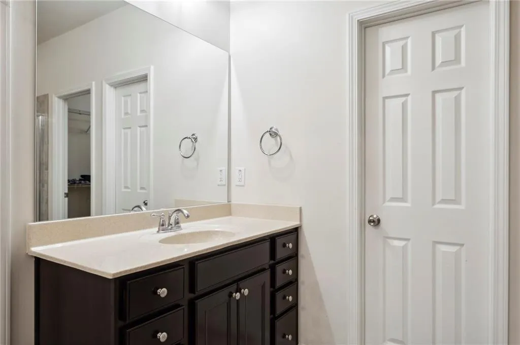 5568 High Point Road, Sandy Springs, Georgia 30342, 3 Bedrooms Bedrooms, ,3 BathroomsBathrooms,Residential,Sold,5568 High Point Road,7158737