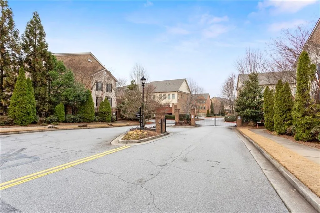 5568 High Point Road, Sandy Springs, Georgia 30342, 3 Bedrooms Bedrooms, ,3 BathroomsBathrooms,Residential,Sold,5568 High Point Road,7158737