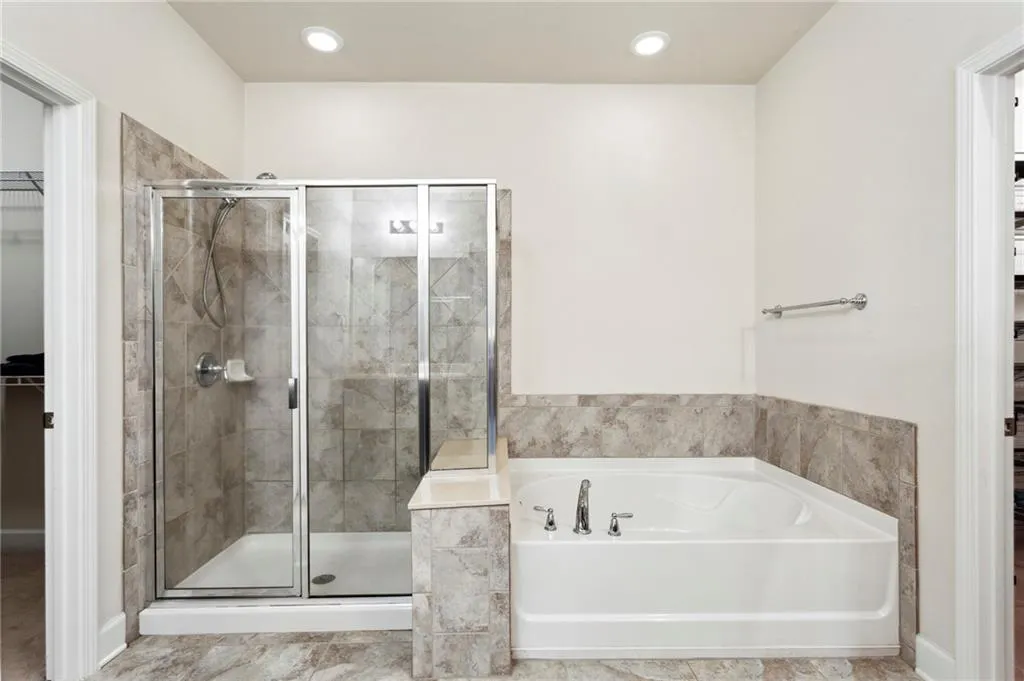 5568 High Point Road, Sandy Springs, Georgia 30342, 3 Bedrooms Bedrooms, ,3 BathroomsBathrooms,Residential,Sold,5568 High Point Road,7158737
