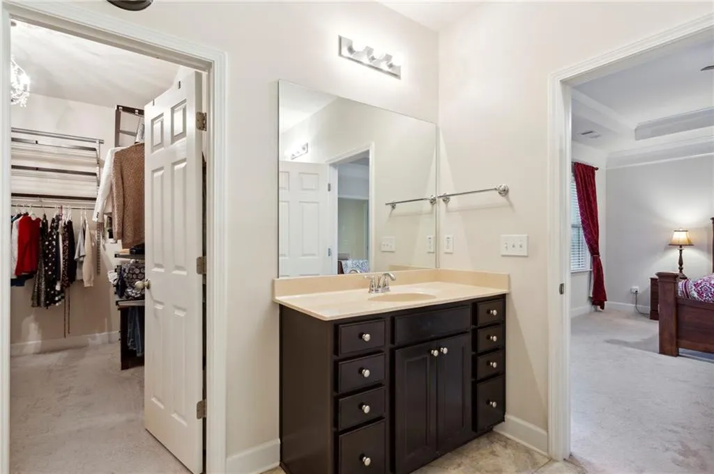 5568 High Point Road, Sandy Springs, Georgia 30342, 3 Bedrooms Bedrooms, ,3 BathroomsBathrooms,Residential,Sold,5568 High Point Road,7158737