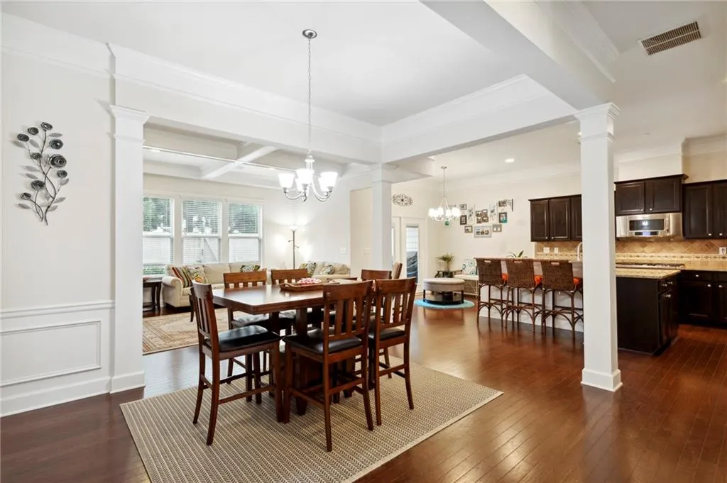 5568 High Point Road, Sandy Springs, Georgia 30342, 3 Bedrooms Bedrooms, ,3 BathroomsBathrooms,Residential,Sold,5568 High Point Road,7158737