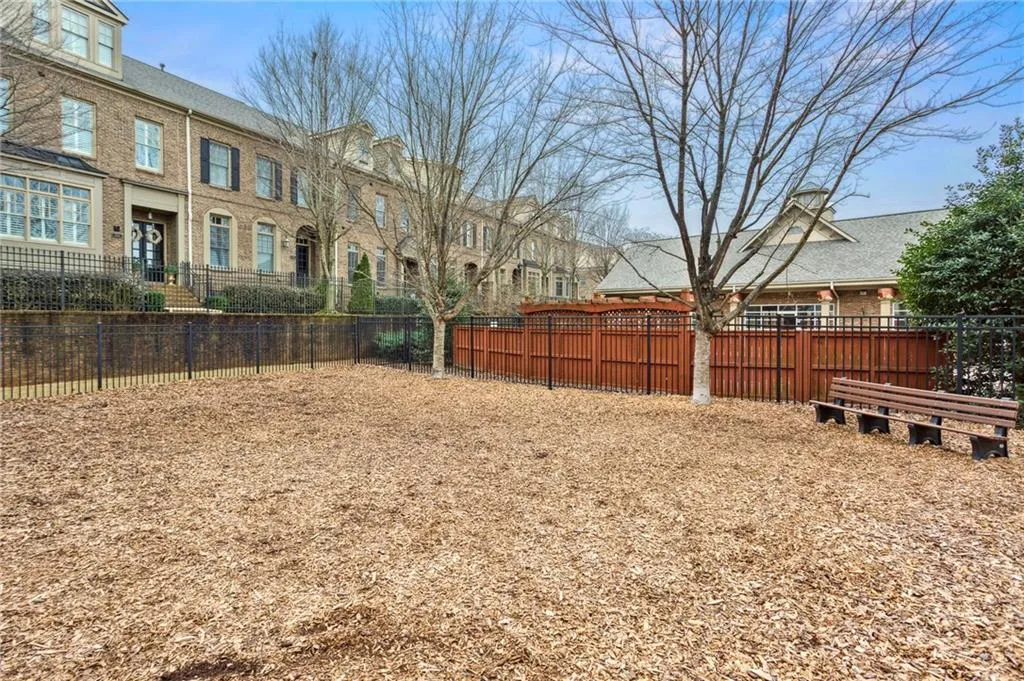 5568 High Point Road, Sandy Springs, Georgia 30342, 3 Bedrooms Bedrooms, ,3 BathroomsBathrooms,Residential,Sold,5568 High Point Road,7158737