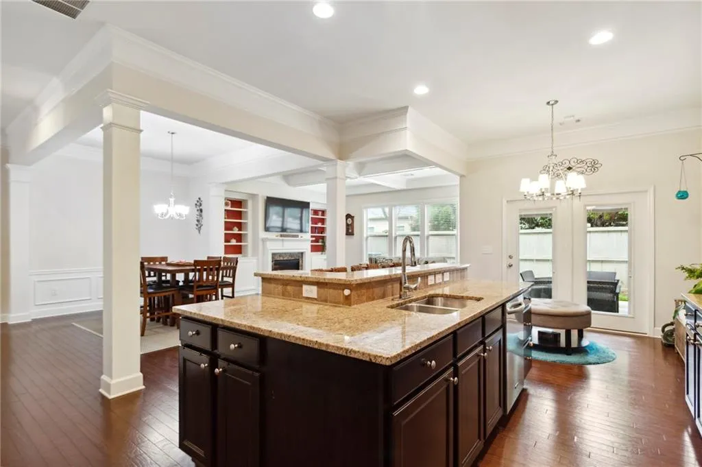 5568 High Point Road, Sandy Springs, Georgia 30342, 3 Bedrooms Bedrooms, ,3 BathroomsBathrooms,Residential,Sold,5568 High Point Road,7158737