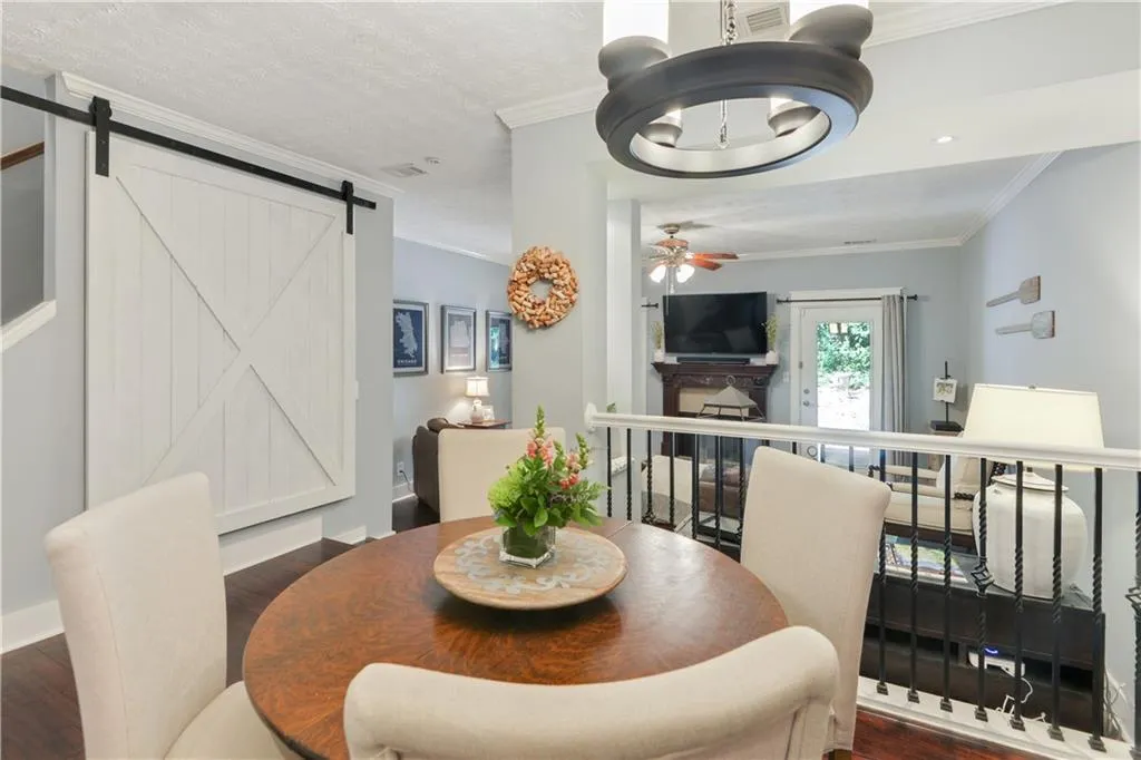 5380 Chemin De Vie, Atlanta, Georgia 30342, 2 Bedrooms Bedrooms, ,2 BathroomsBathrooms,Residential,Sold,5380 Chemin De Vie,6622536