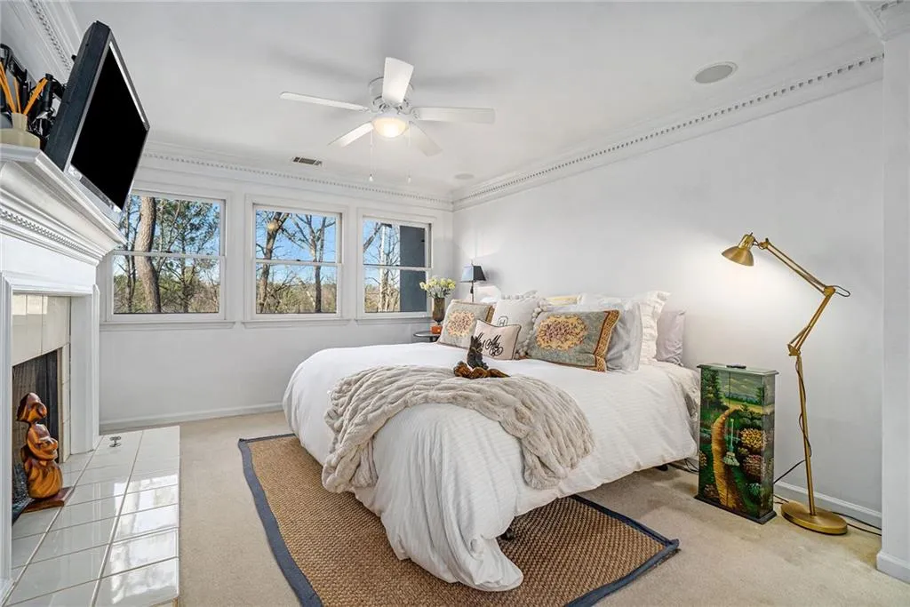 8240 Sullivan Hill Road, Sandy Springs, Georgia 30350, 5 Bedrooms Bedrooms, ,4 BathroomsBathrooms,Residential,Sold,8240 Sullivan Hill Road,7177022