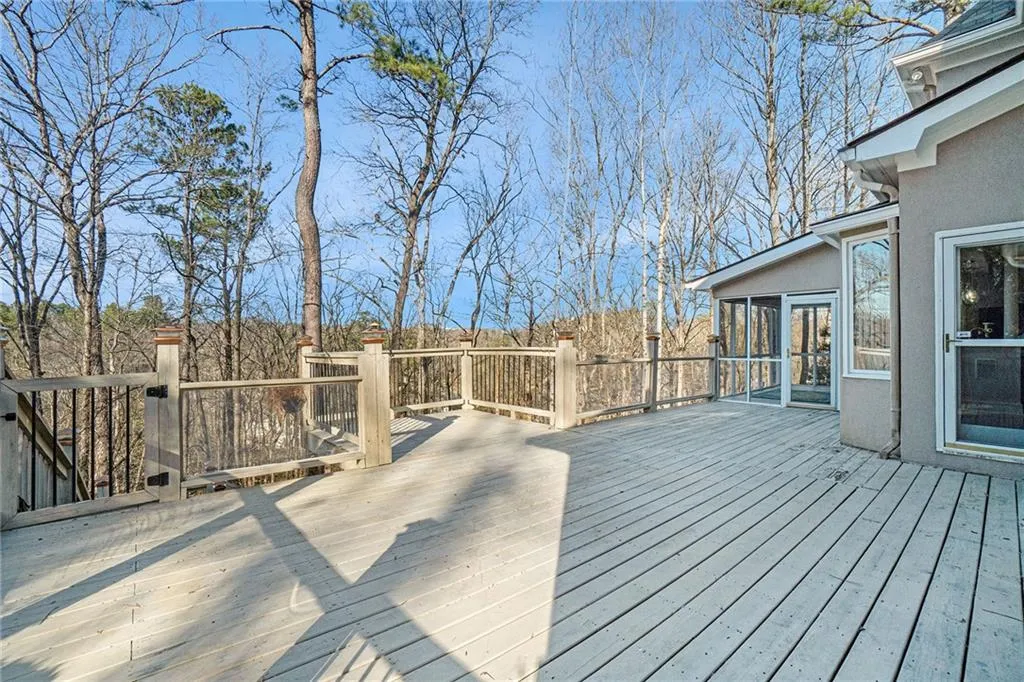 8240 Sullivan Hill Road, Sandy Springs, Georgia 30350, 5 Bedrooms Bedrooms, ,4 BathroomsBathrooms,Residential,Sold,8240 Sullivan Hill Road,7177022