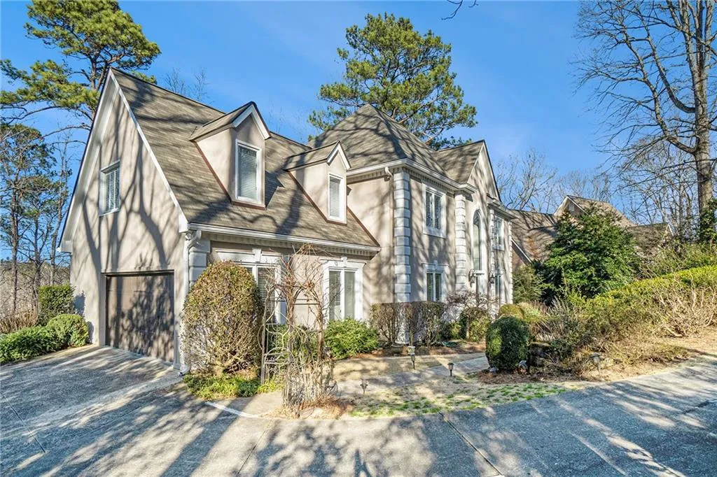 8240 Sullivan Hill Road, Sandy Springs, Georgia 30350, 5 Bedrooms Bedrooms, ,4 BathroomsBathrooms,Residential,Sold,8240 Sullivan Hill Road,7177022