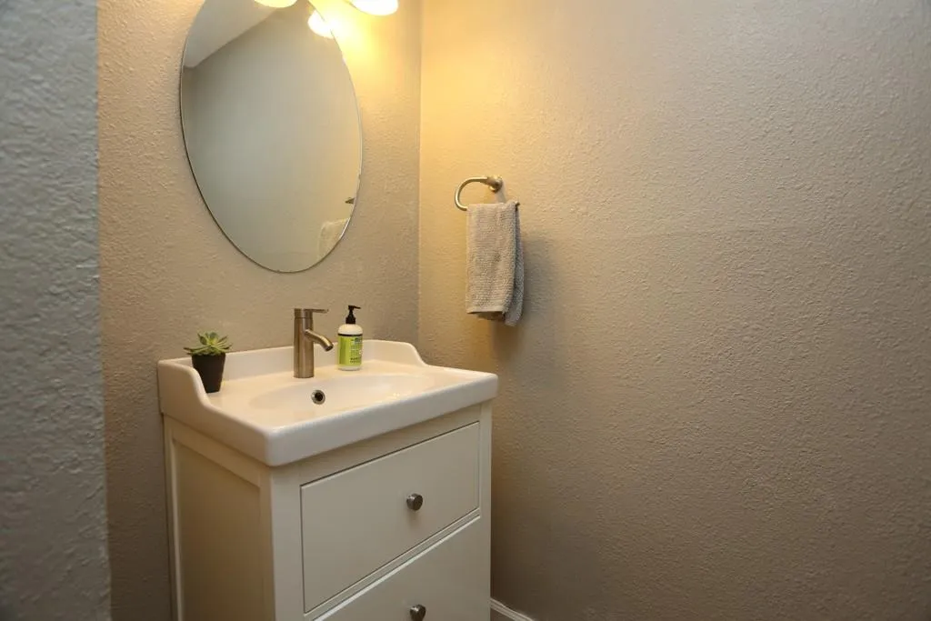 235 Winding River Drive Unit F, Sandy Springs, Georgia 30350, 2 Bedrooms Bedrooms, ,1 BathroomBathrooms,Residential,Sold,235 Winding River Drive Unit F,5867009