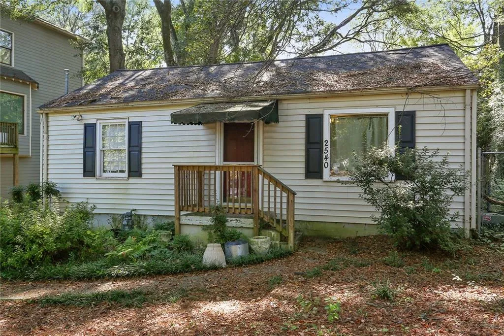 2540 Edwards Drive Nw, Atlanta, Georgia 30318, 2 Bedrooms Bedrooms, ,1 BathroomBathrooms,Residential,Sold,2540 Edwards Drive Nw,5912407
