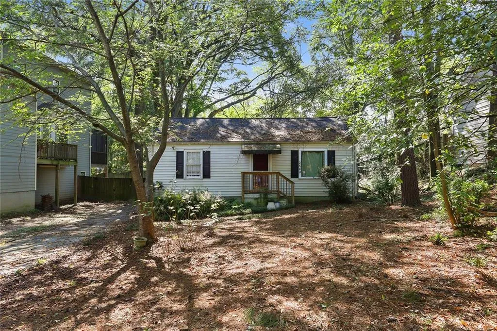 2540 Edwards Drive Nw, Atlanta, Georgia 30318, 2 Bedrooms Bedrooms, ,1 BathroomBathrooms,Residential,Sold,2540 Edwards Drive Nw,5912407