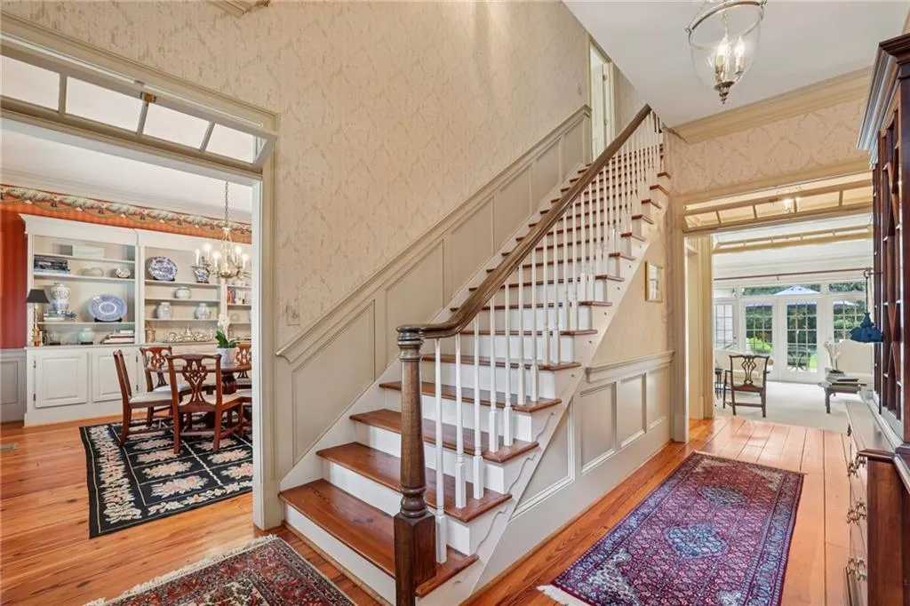 30 Old Stratton Chase, Sandy Springs, Georgia 30328, 5 Bedrooms Bedrooms, ,5 BathroomsBathrooms,Residential,For Sale,30 Old Stratton Chase,7635159