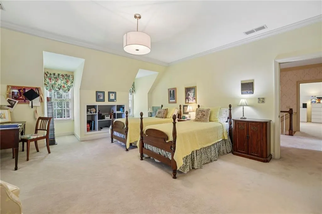 30 Old Stratton Chase, Sandy Springs, Georgia 30328, 5 Bedrooms Bedrooms, ,5 BathroomsBathrooms,Residential,For Sale,30 Old Stratton Chase,7635159