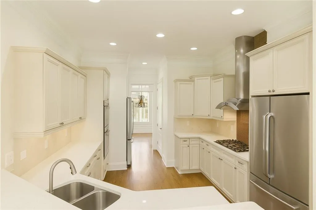 956 Ne Persimmon Point, Sandy Springs, Georgia 30328, 3 Bedrooms Bedrooms, ,2 BathroomsBathrooms,Residential,For Sale,956 Ne Persimmon Point,7621857