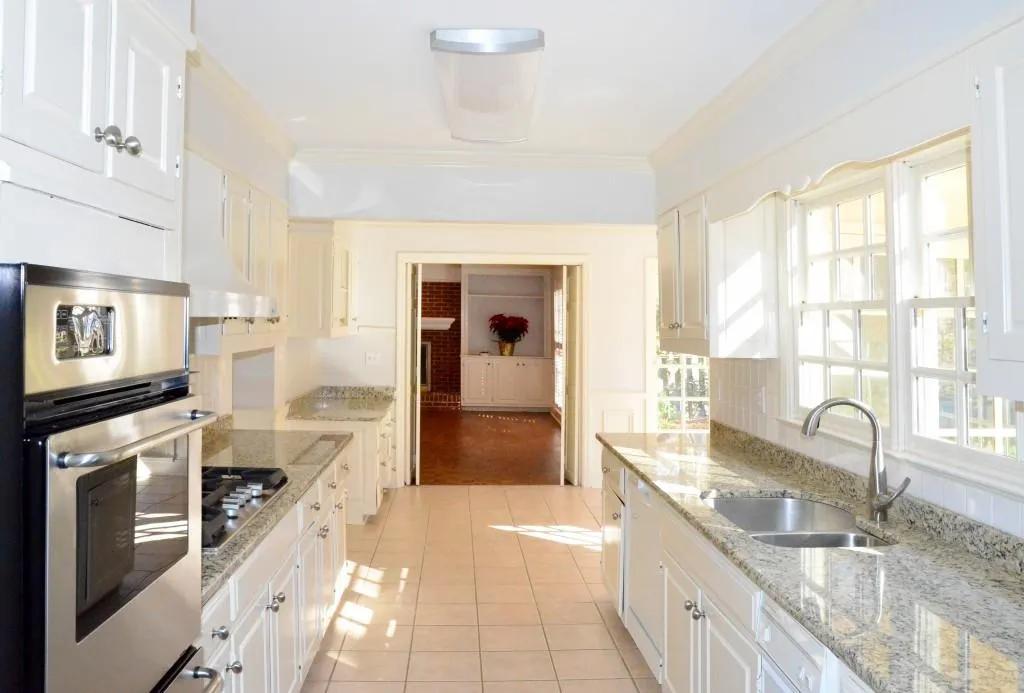 7247 Riverside Drive Nw, Sandy Springs, Georgia 30328, 5 Bedrooms Bedrooms, ,3 BathroomsBathrooms,Residential,Sold,7247 Riverside Drive Nw,5591872