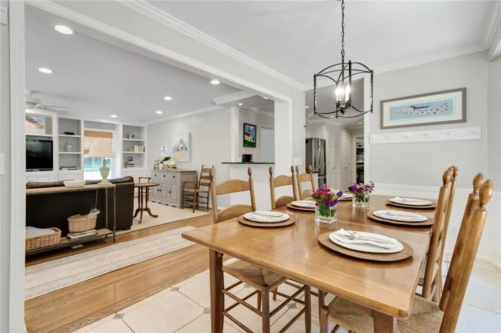 4930 Old House Trail, Atlanta, Georgia 30342, 4 Bedrooms Bedrooms, ,4 BathroomsBathrooms,Residential,Sold,4930 Old House Trail,7044781