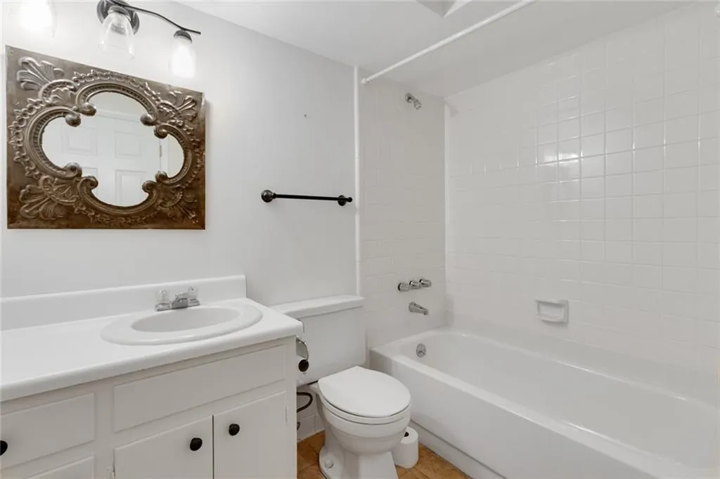 4930 Old House Trail, Atlanta, Georgia 30342, 4 Bedrooms Bedrooms, ,4 BathroomsBathrooms,Residential,Sold,4930 Old House Trail,7044781