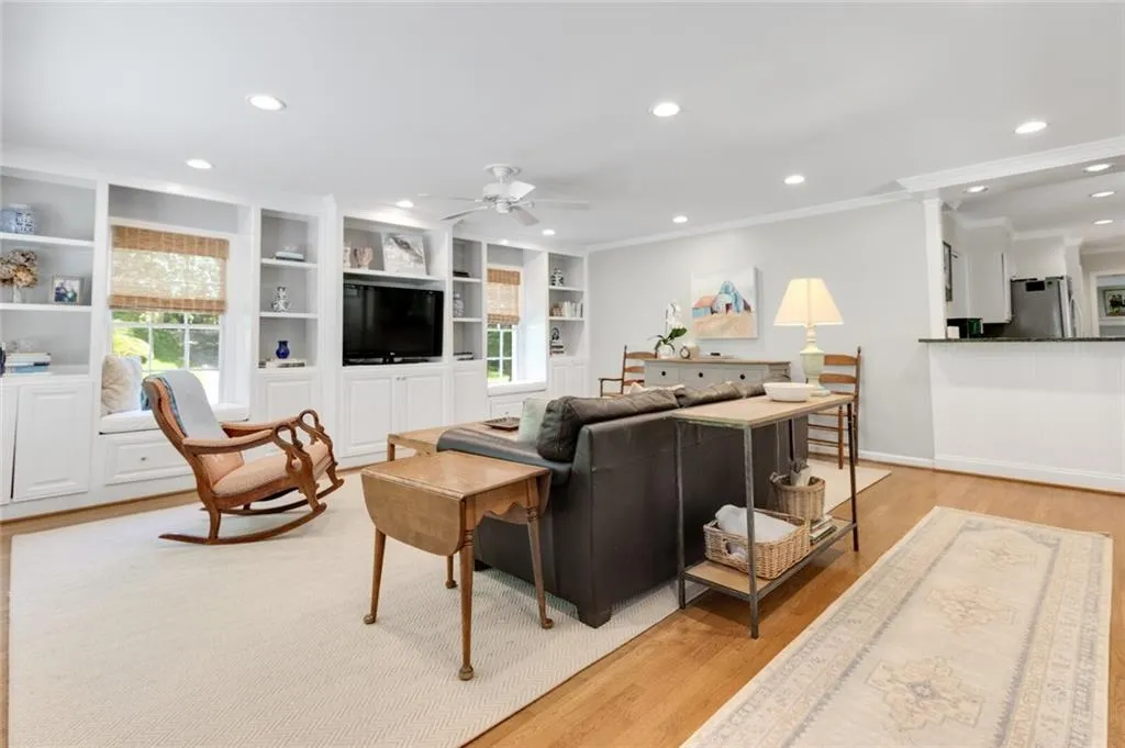 4930 Old House Trail, Atlanta, Georgia 30342, 4 Bedrooms Bedrooms, ,4 BathroomsBathrooms,Residential,Sold,4930 Old House Trail,7044781