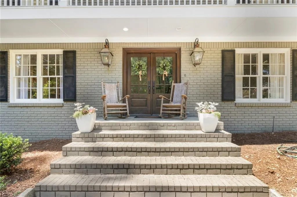 4930 Old House Trail, Atlanta, Georgia 30342, 4 Bedrooms Bedrooms, ,4 BathroomsBathrooms,Residential,Sold,4930 Old House Trail,7044781