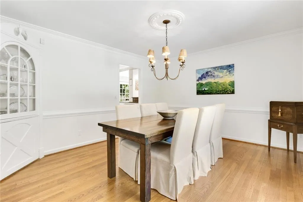 4930 Old House Trail, Atlanta, Georgia 30342, 4 Bedrooms Bedrooms, ,4 BathroomsBathrooms,Residential,Sold,4930 Old House Trail,7044781