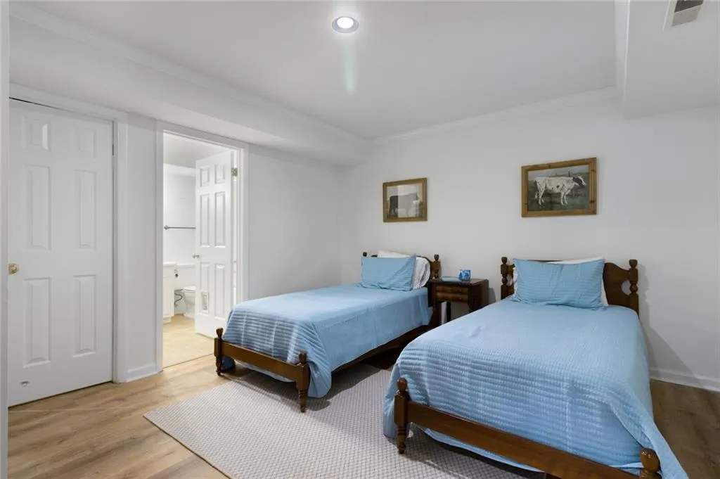 4930 Old House Trail, Atlanta, Georgia 30342, 4 Bedrooms Bedrooms, ,4 BathroomsBathrooms,Residential,Sold,4930 Old House Trail,7044781